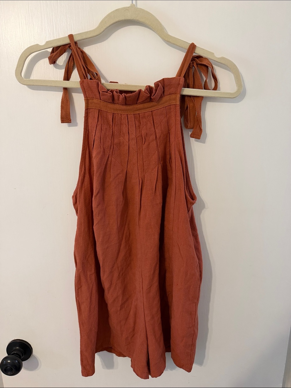Love Riche Small Linen Rust Tie-Shoulder Romper - Picture 3 of 4